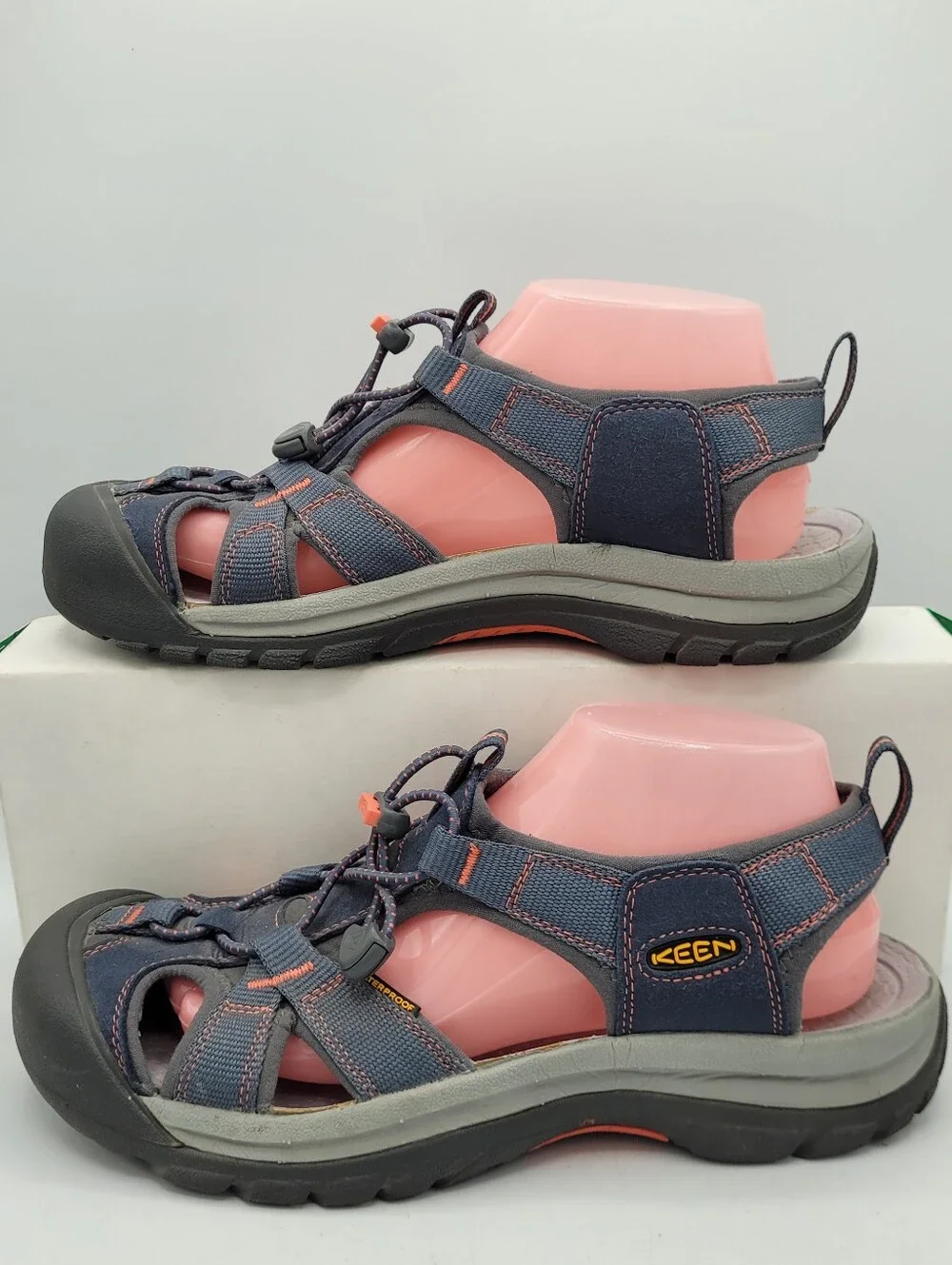 KEEN Womens Newport Sandal - Navy with Coral Size 9.5